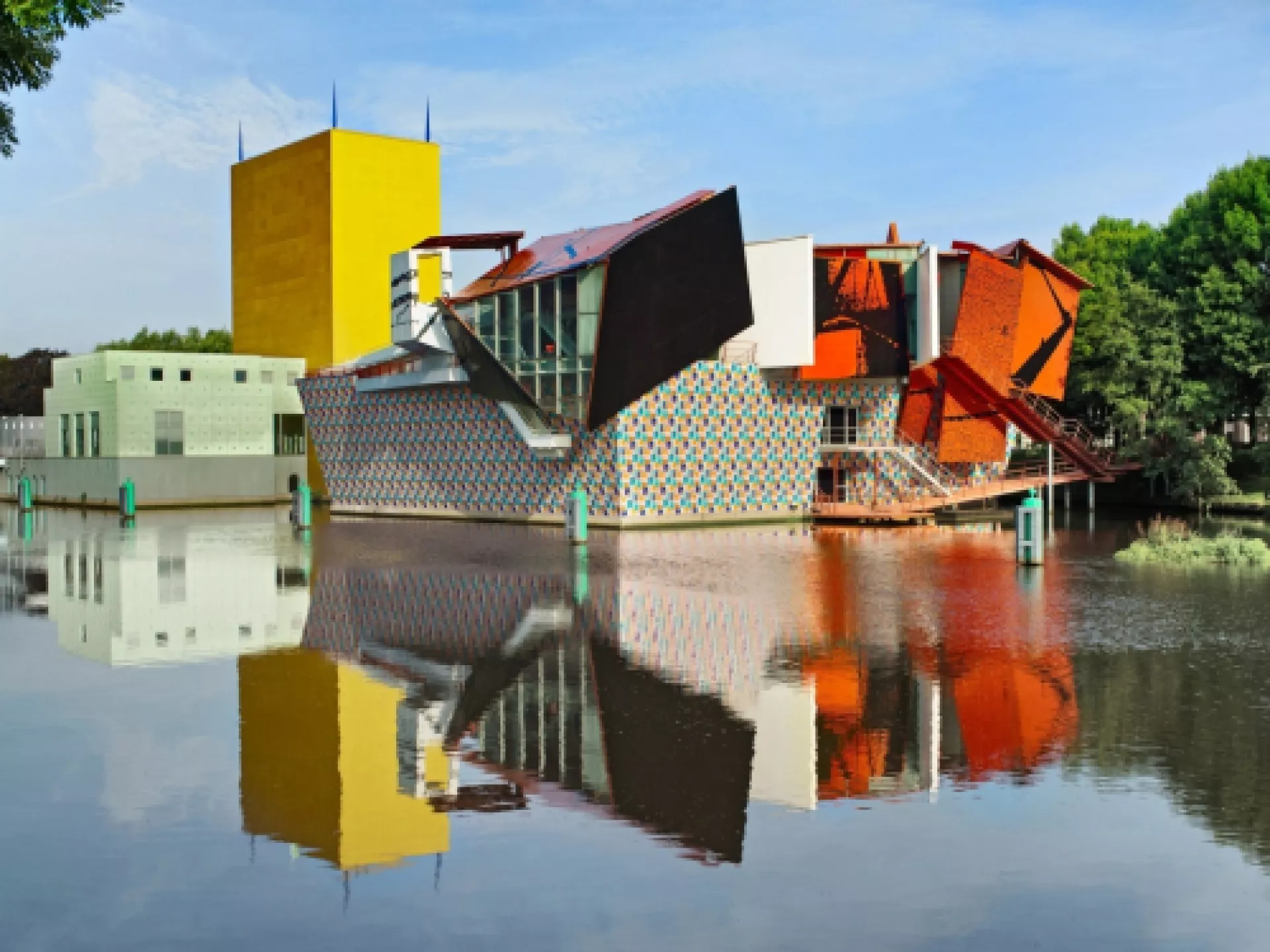 Culturele mobiliteit - Groninger Museum - het gebouw