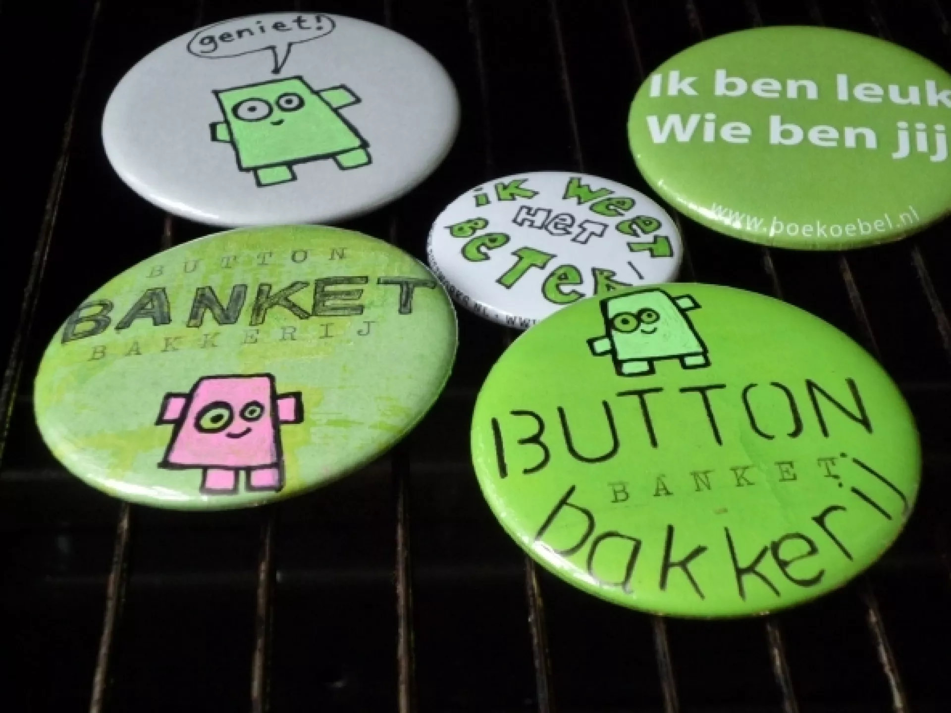 Zelf ontworpen buttons voor bakkerij