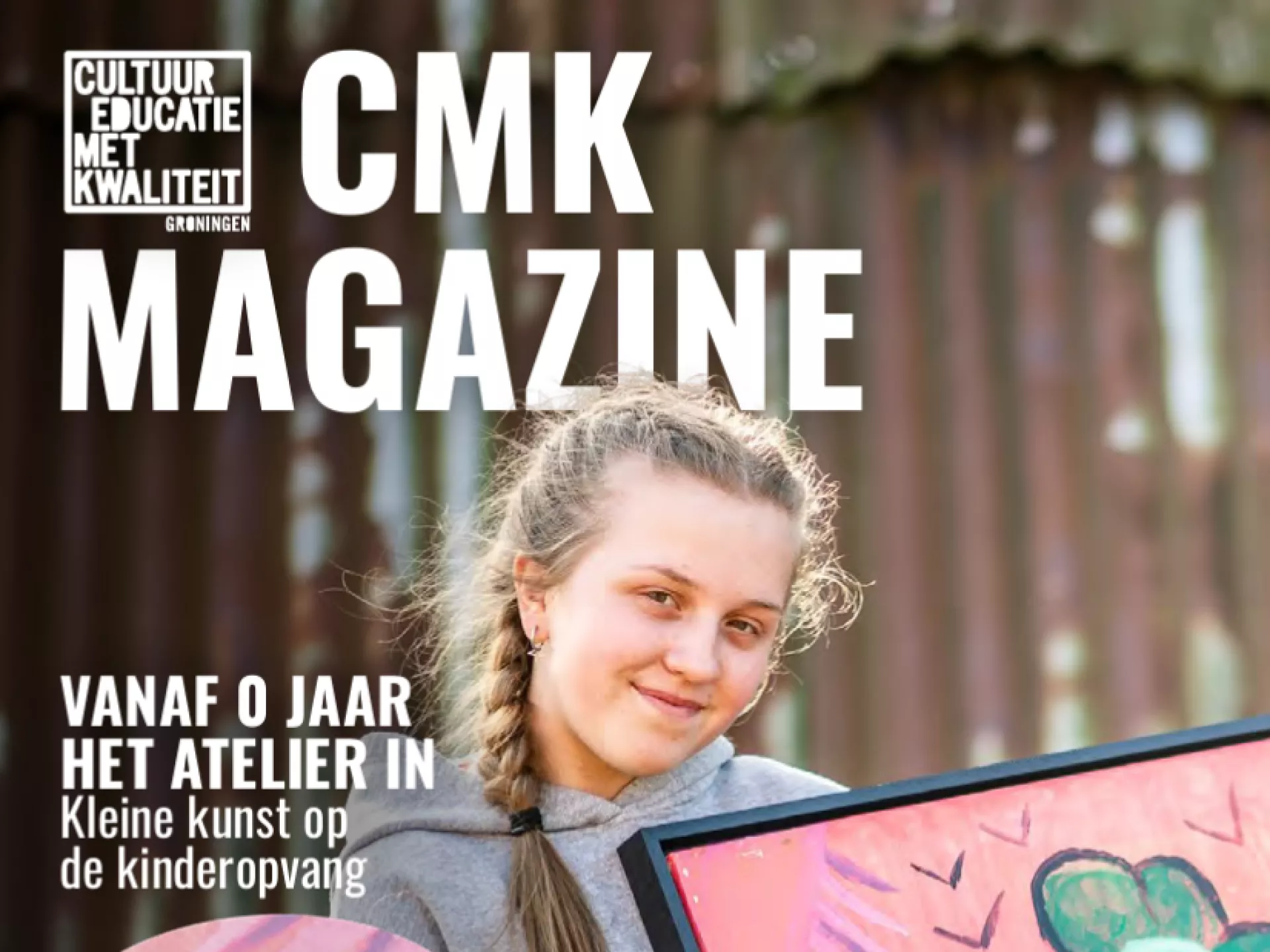 Publicaties - CMK magazine 2025 - uitsnede voorkant - meisje houdt schilderij vast