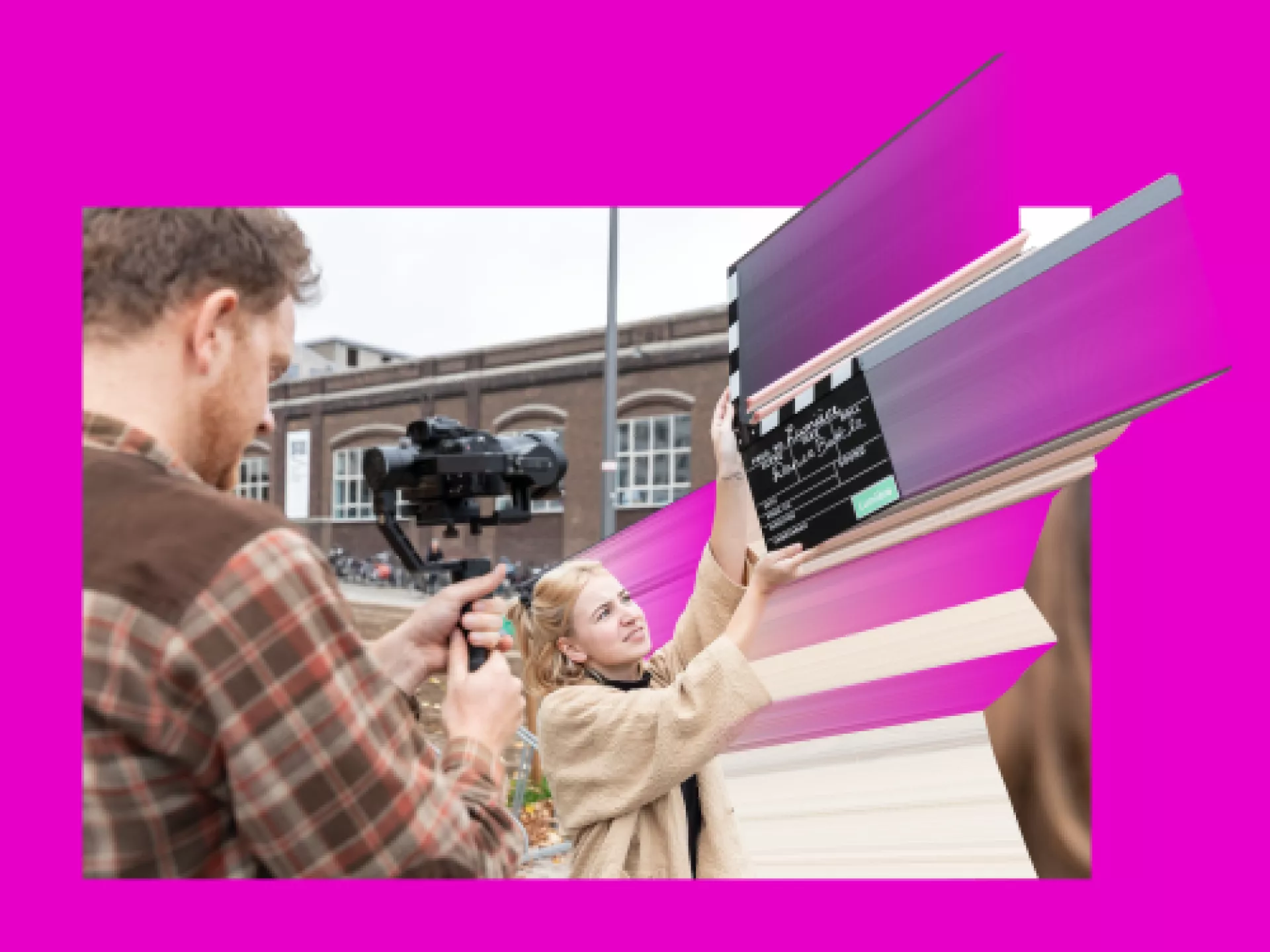 Projecten - Filmhub Noord - beeldbank - Twee mensen met camera en clipboard