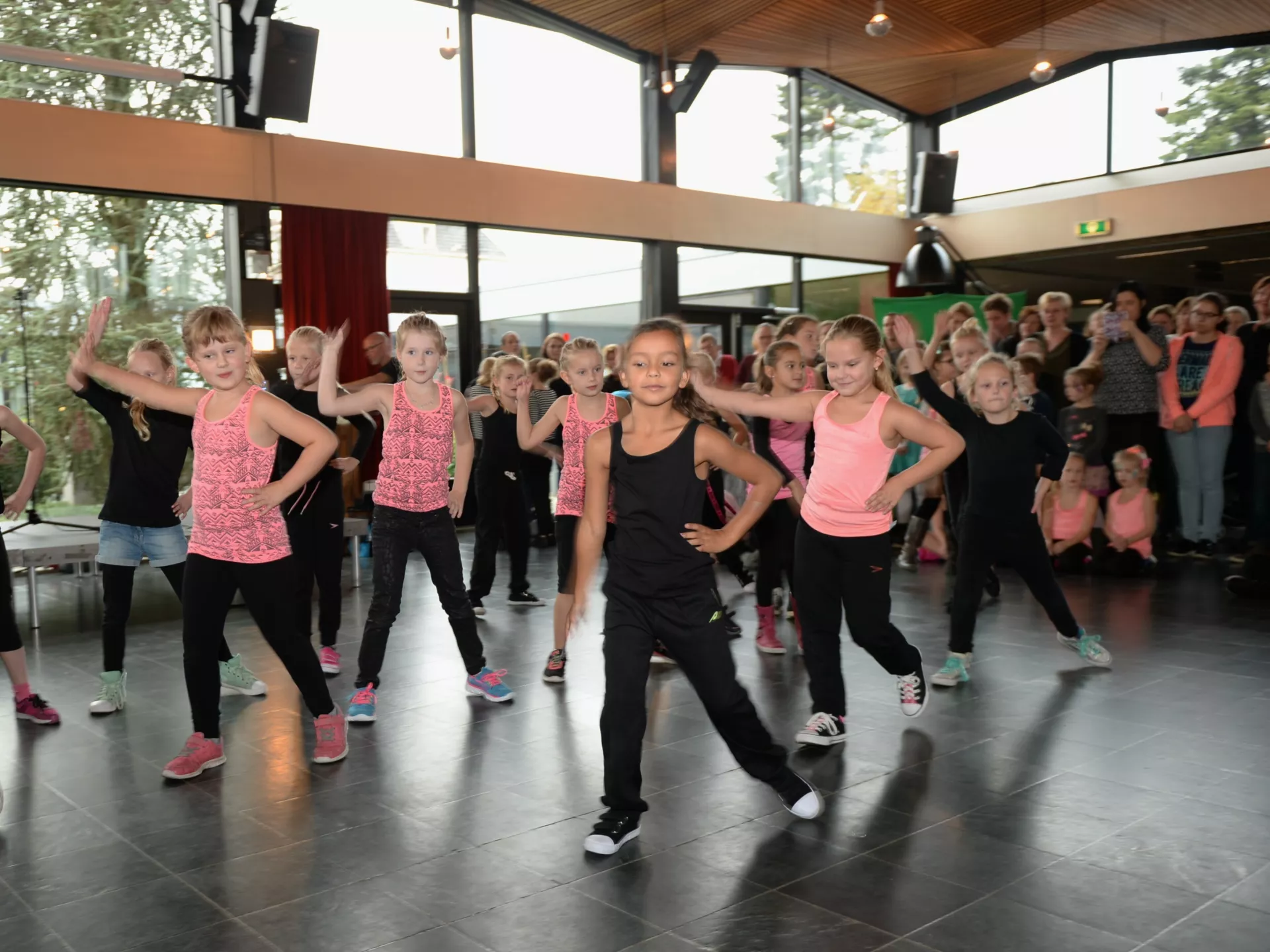 Kinderen geven optreden