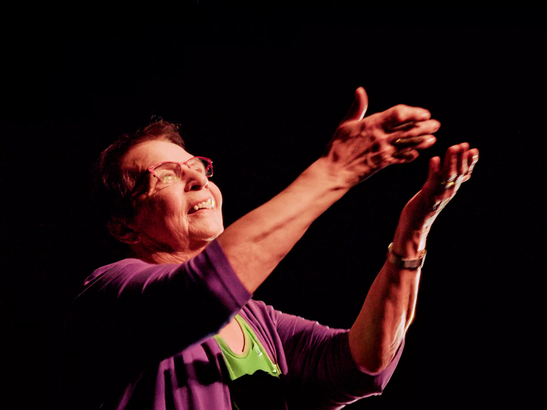 Dans op recept - oudere vrouw die danst 
