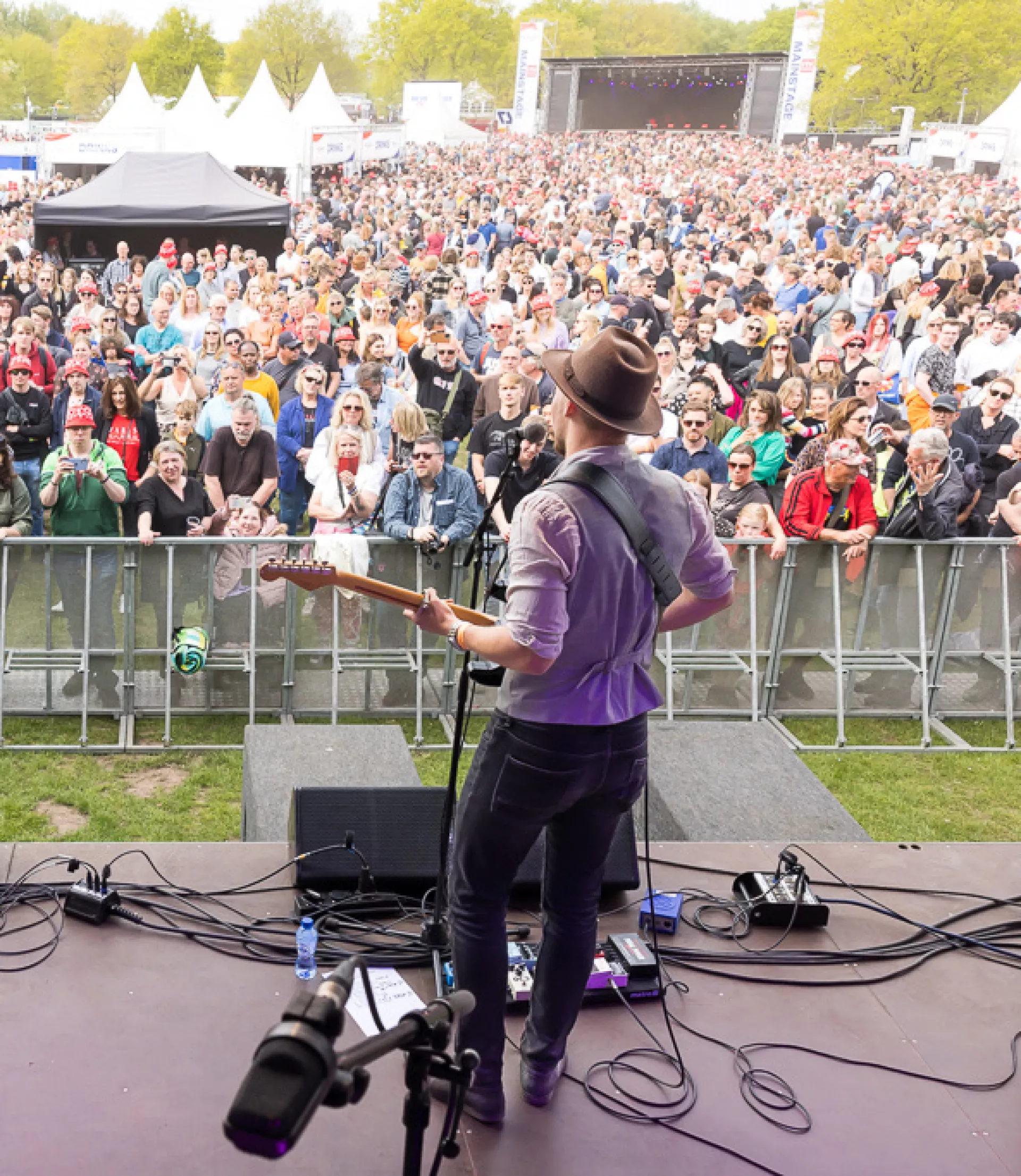 `Muzikanten op podium